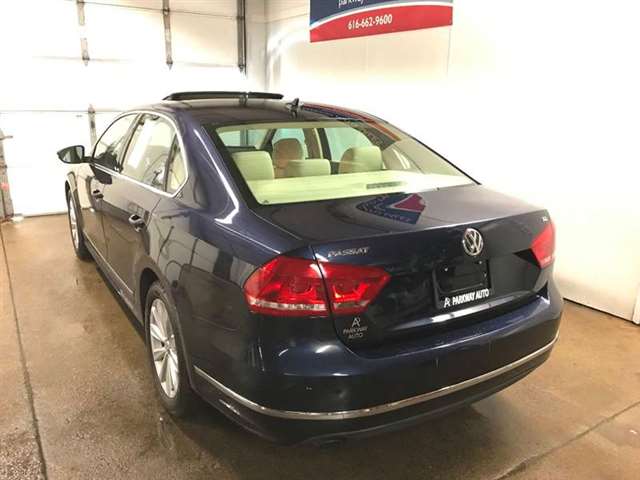 2012 Volkswagen Passat SEL 4dr Sedan 6A w/ Premium Package